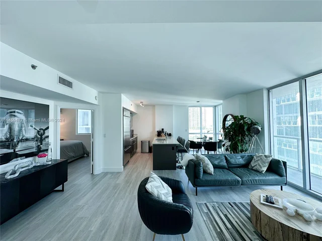 55 SE 6th St # 1601, Miami FL 33131