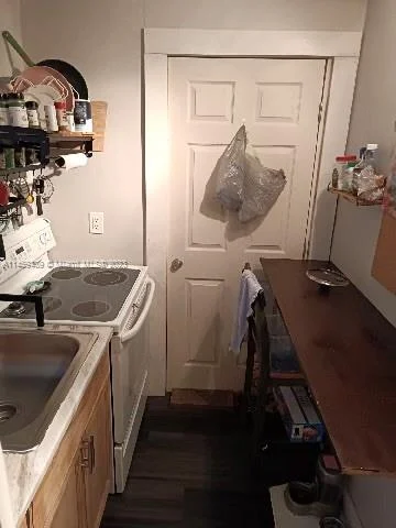 609 N M St, Lake Worth FL 33460