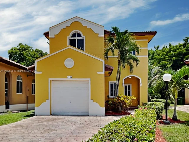 4104 NE 9th St, Homestead FL 33033