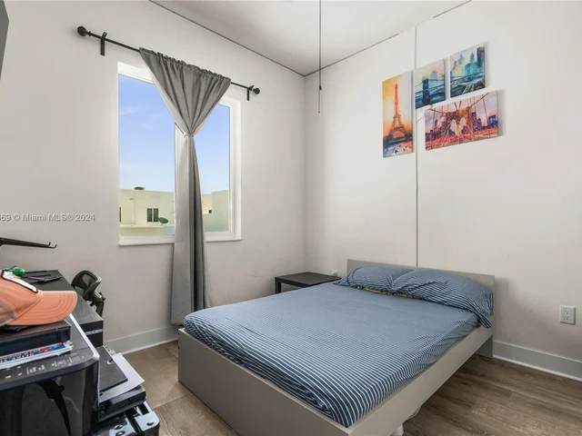 10450 NW 67th St, Doral FL 33178