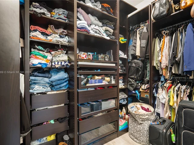 10450 NW 67th St, Doral FL 33178