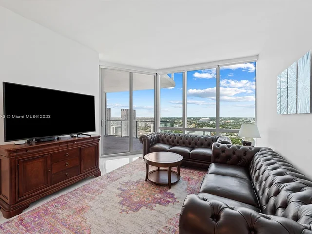 851 NE 1st Ave # 3508, Miami FL 33132