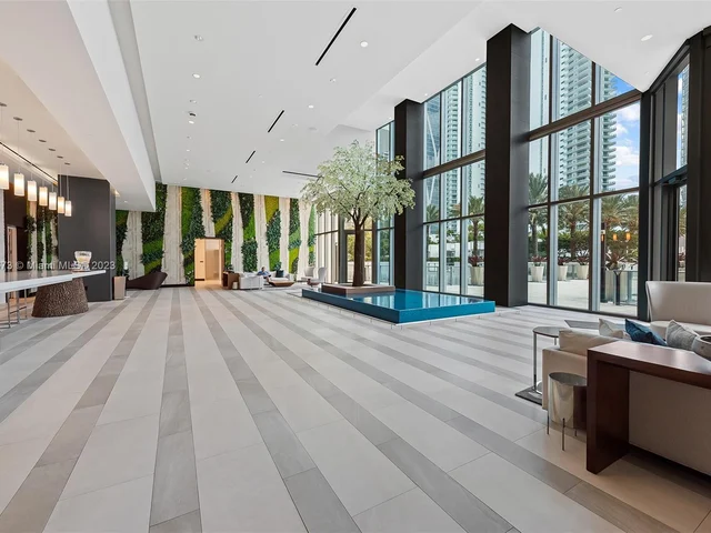 851 NE 1st Ave # 3508, Miami FL 33132