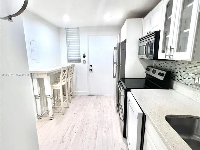 3660 NE 166th St # 405, North Miami Beach FL 33160