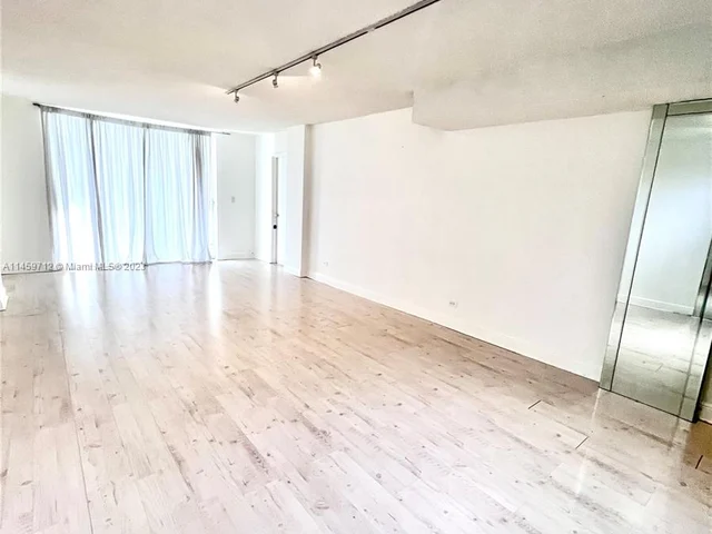 3660 NE 166th St # 405, North Miami Beach FL 33160