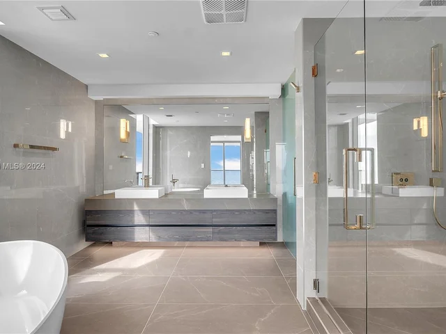 1116 N Ocean Blvd # 501, Pompano Beach FL 33062