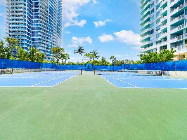 400 S Pointe Dr # 2010, Miami Beach FL 33139