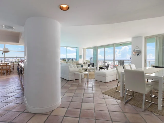 400 S Pointe Dr # 2010, Miami Beach FL 33139