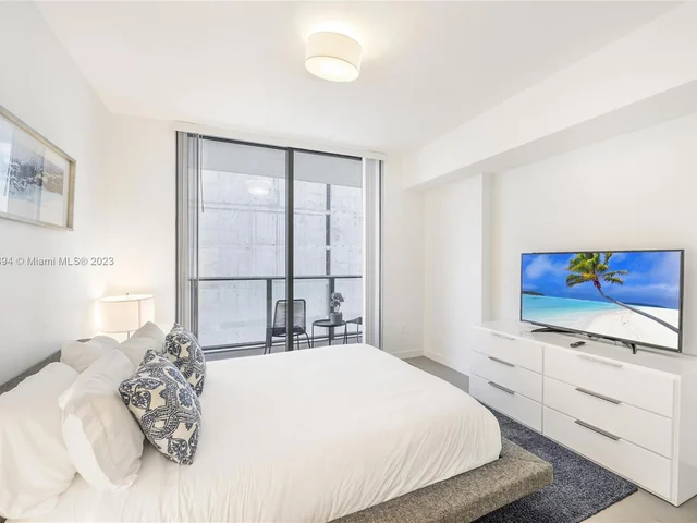 1600 NE 1st Ave # 2018, Miami FL 33132