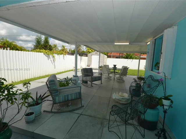 1339 W 83rd St, Hialeah FL 33014