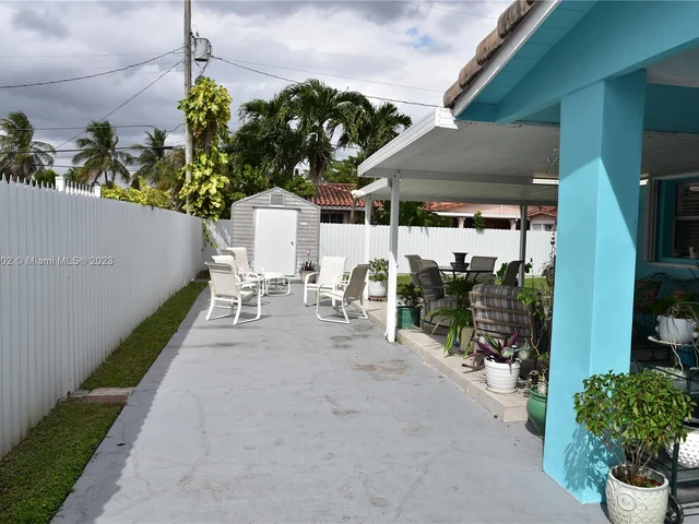 1339 W 83rd St, Hialeah FL 33014