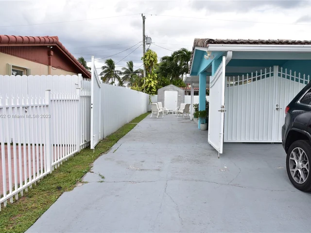 1339 W 83rd St, Hialeah FL 33014