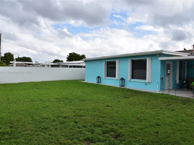 1339 W 83rd St, Hialeah FL 33014