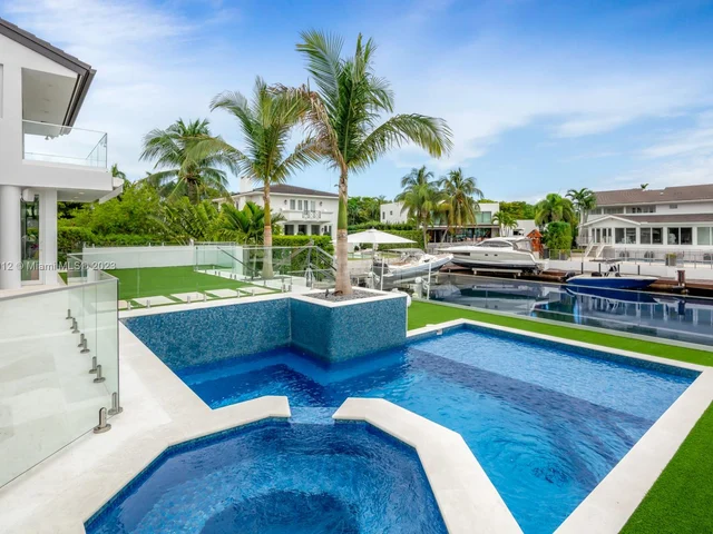 6819 Sunrise pl, Coral Gables FL 33133