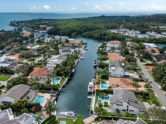 6819 Sunrise pl, Coral Gables FL 33133