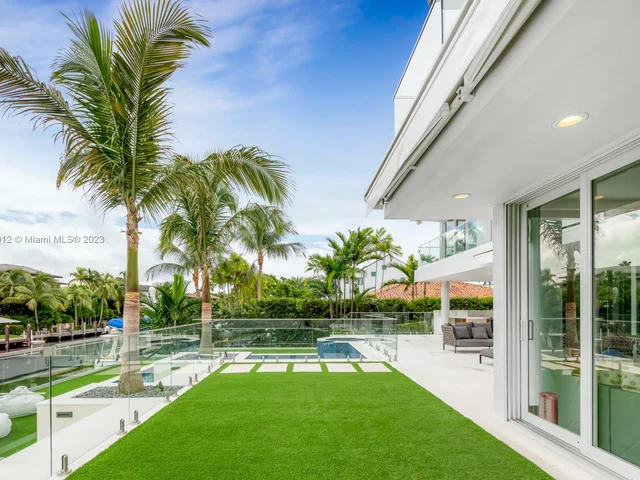 6819 Sunrise pl, Coral Gables FL 33133