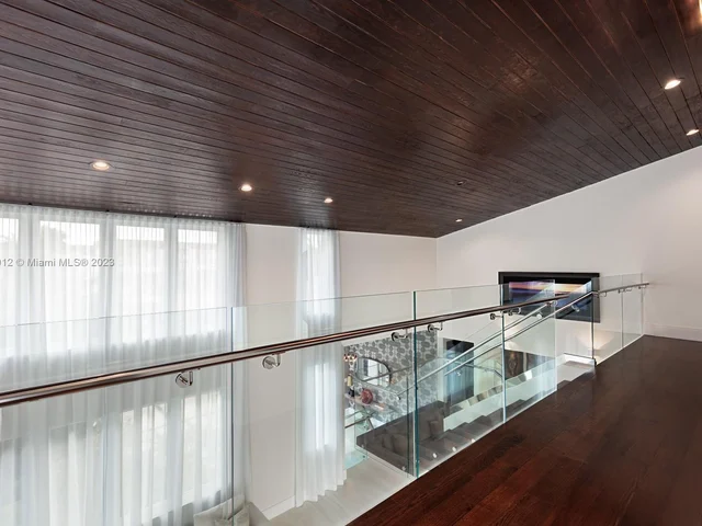 6819 Sunrise pl, Coral Gables FL 33133