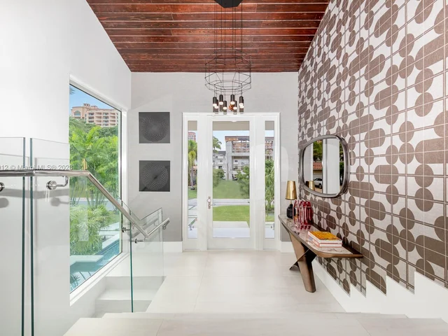 6819 Sunrise pl, Coral Gables FL 33133