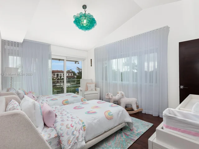 6819 Sunrise pl, Coral Gables FL 33133