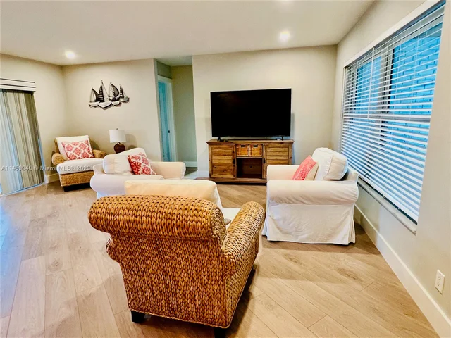 620 W Palmetto Park Rd, Boca Raton FL 33486