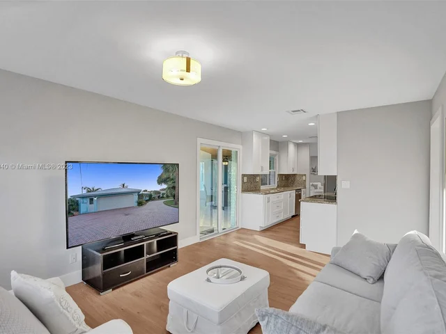 620 W Palmetto Park Rd, Boca Raton FL 33486