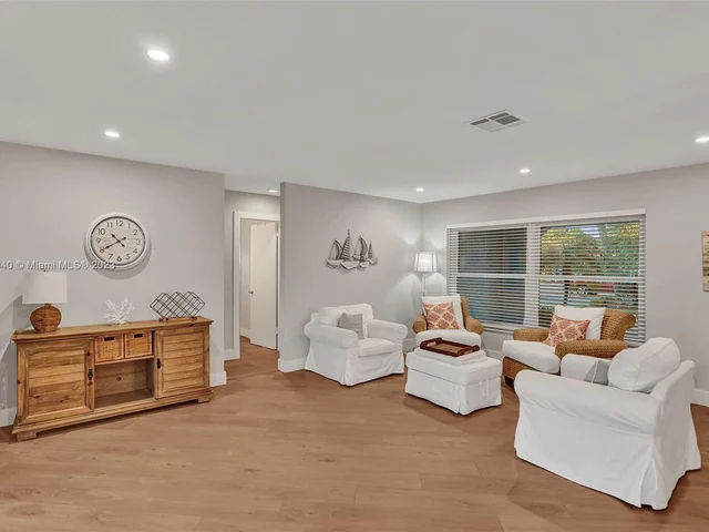 620 W Palmetto Park Rd, Boca Raton FL 33486