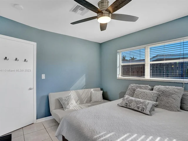 2211 NE 61st Ct, Fort Lauderdale FL 33308