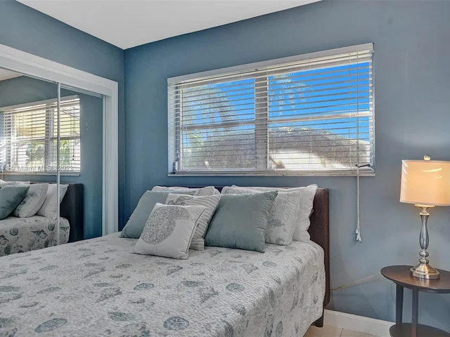 2211 NE 61st Ct, Fort Lauderdale FL 33308