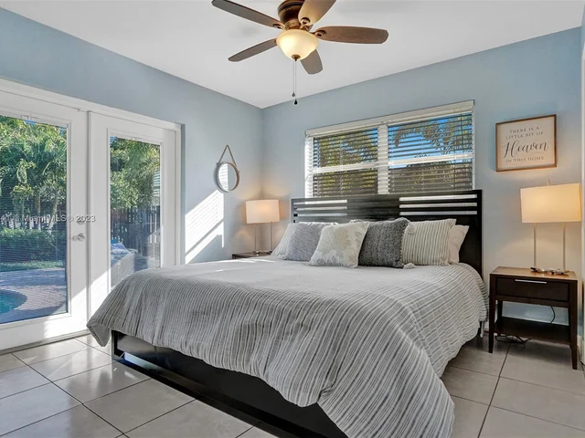 2211 NE 61st Ct, Fort Lauderdale FL 33308