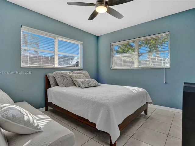 2211 NE 61st Ct, Fort Lauderdale FL 33308