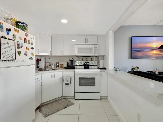 300 NW 42nd Ave # 802, Miami FL 33126