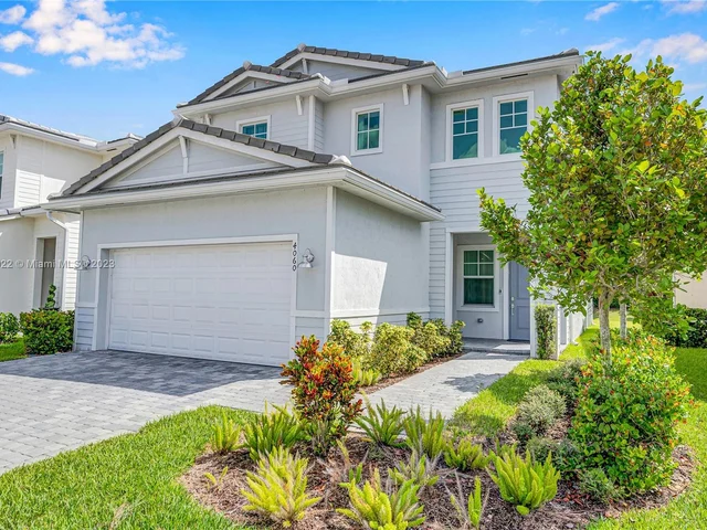 4060 Veleiros Ave, Deerfield Beach FL 33064