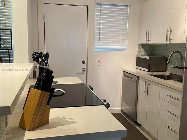 1341 15th St # 205, Miami Beach FL 33139