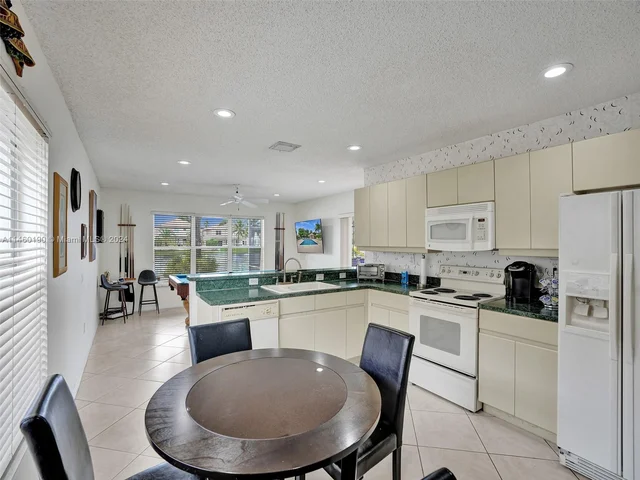 17931 SW 27th St, Miramar FL 33029