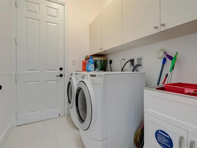 3725 NW 85th Ter, Cooper City FL 33024