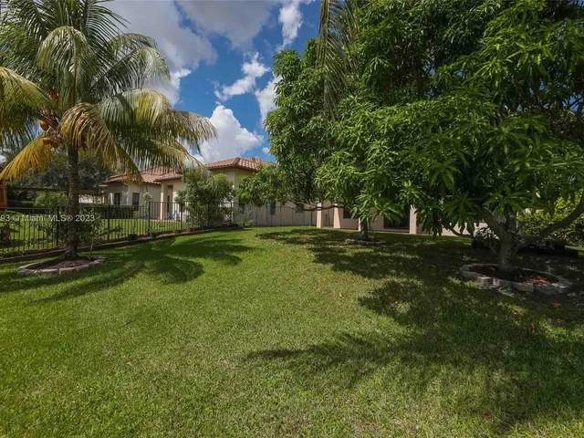 3725 NW 85th Ter, Cooper City FL 33024