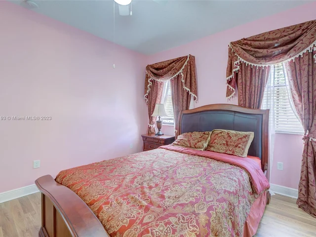 3725 NW 85th Ter, Cooper City FL 33024