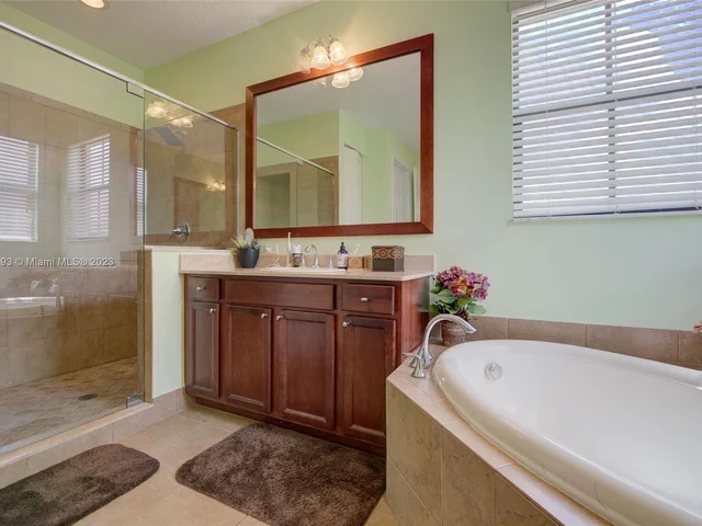 3725 NW 85th Ter, Cooper City FL 33024