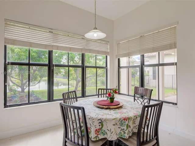 3725 NW 85th Ter, Cooper City FL 33024