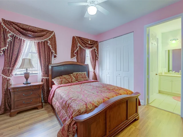 3725 NW 85th Ter, Cooper City FL 33024