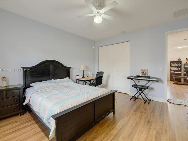 3725 NW 85th Ter, Cooper City FL 33024