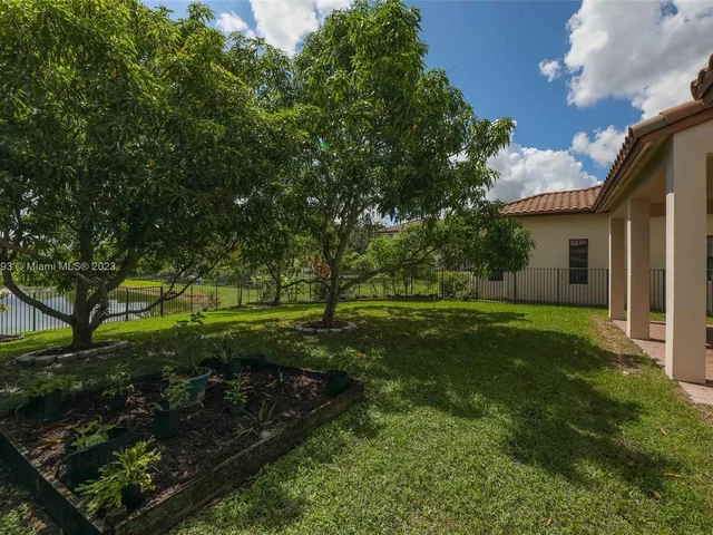 3725 NW 85th Ter, Cooper City FL 33024