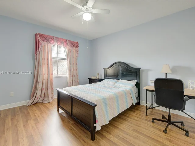 3725 NW 85th Ter, Cooper City FL 33024