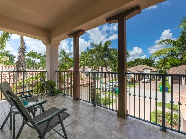 3725 NW 85th Ter, Cooper City FL 33024