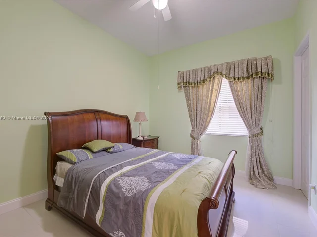 3725 NW 85th Ter, Cooper City FL 33024