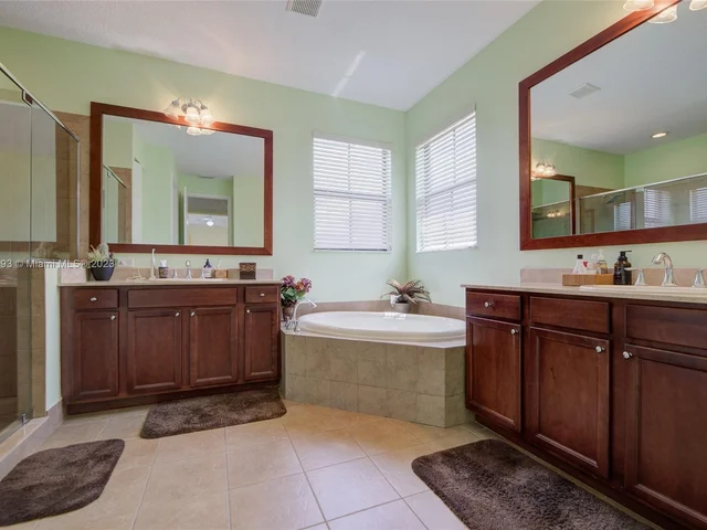 3725 NW 85th Ter, Cooper City FL 33024