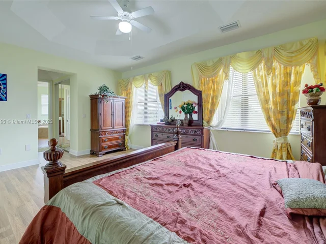 3725 NW 85th Ter, Cooper City FL 33024