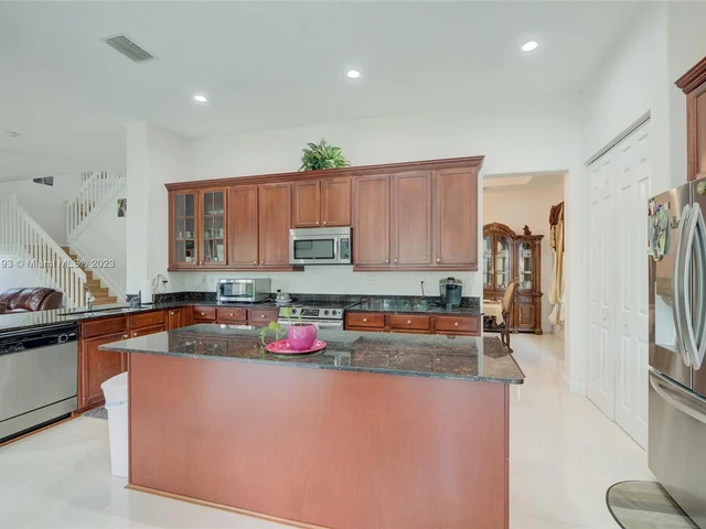 3725 NW 85th Ter, Cooper City FL 33024