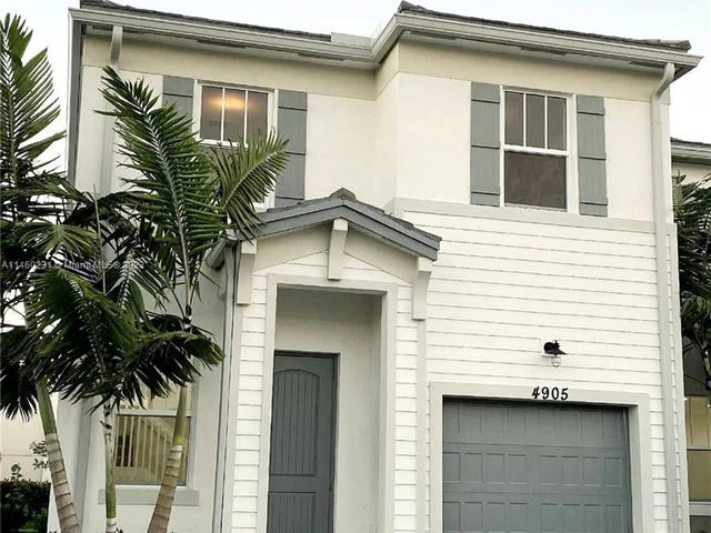 4905 NW 48th Ter, Tamarac FL 33319