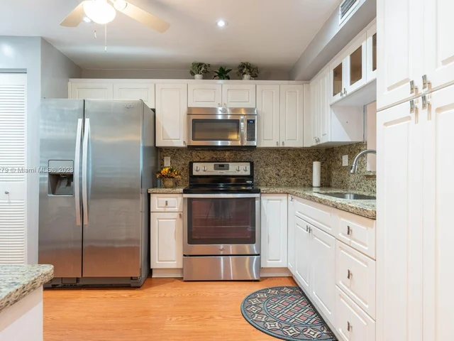 900 Colony Point Cir # 510, Pembroke Pines FL 33026